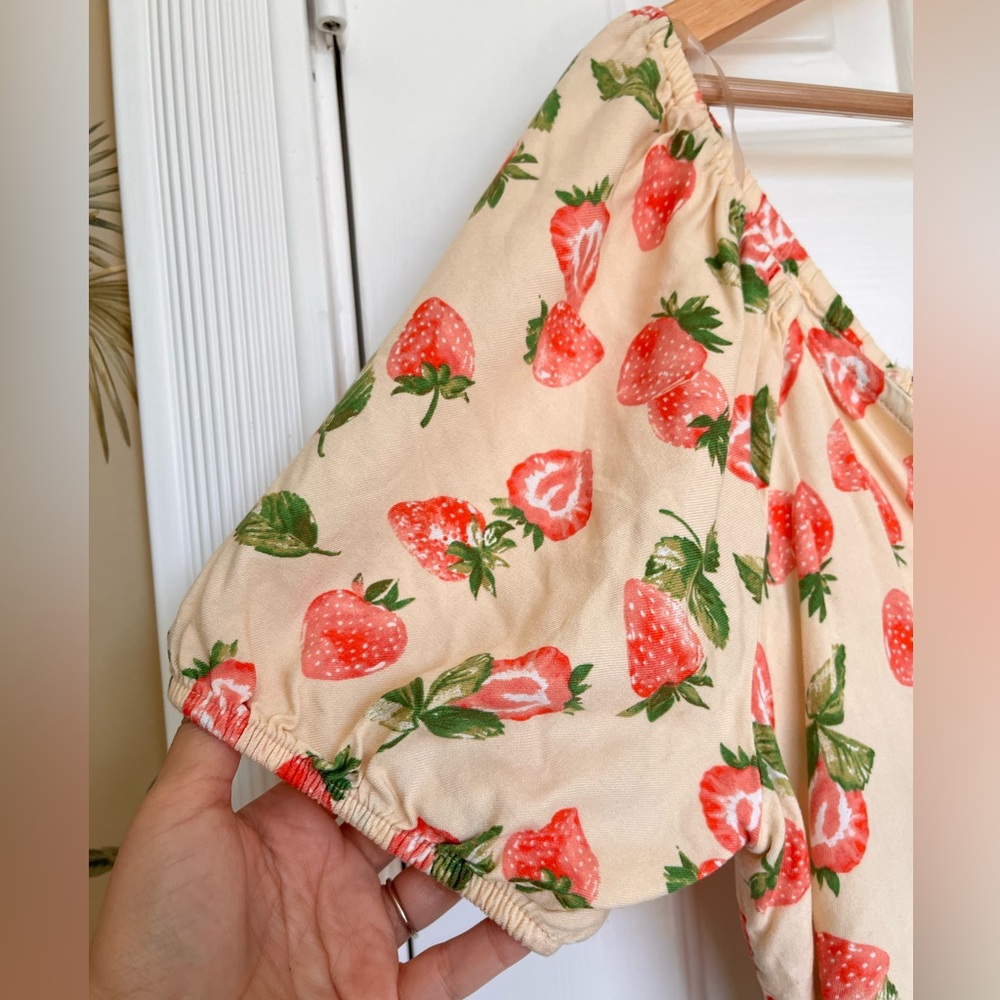 Arizona Jean Company Cream and Red Strawberry Patterned Puff Sleeve Blouse - Picture 7 of 7